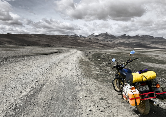 Ladakh Bike Ride : Delhi - Manali - Leh - Srinagar